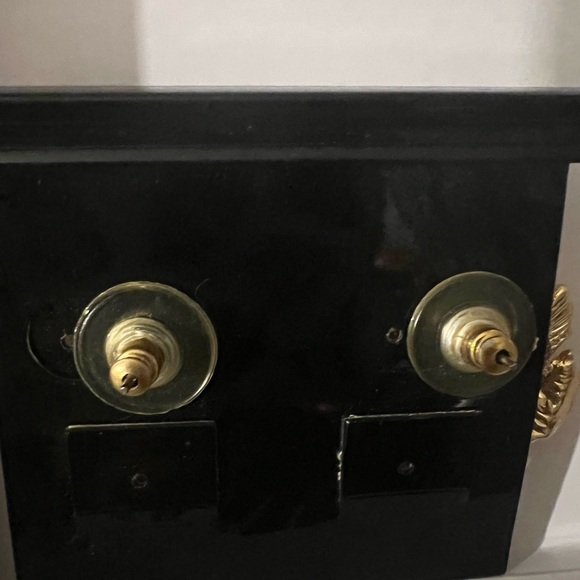 Chelsea Wreath Holiday Earrings NEW! - Picture 4 of 4